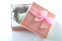 Подарочная коробочка 90х90х27мм для браслета или колье, цвет розовый, картон, 31-004, 1шт