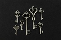 Подвеска Ключи МИКС 17-70х8-23х1-2 мм, отверстие 1-4мм, цвет античное серебро, сплав металлов, 22-245, 10г (около 4-10шт)