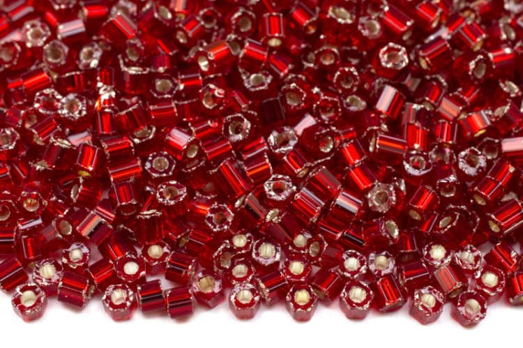 Бисер чешский PRECIOSA рубка 9/0 97090 гранатовый, серебряная линия внутри, 50г Бисер чешский PRECIOSA рубка 9/0 97090 гранатовый, серебряная линия внутри, 50г