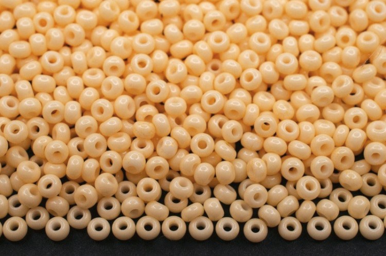 Бисер чешский PRECIOSA круглый 10/0 03282 желтый непрозрачный, 1 сорт, 50г Бисер чешский PRECIOSA круглый 10/0 03282 желтый непрозрачный, 1 сорт, 50г