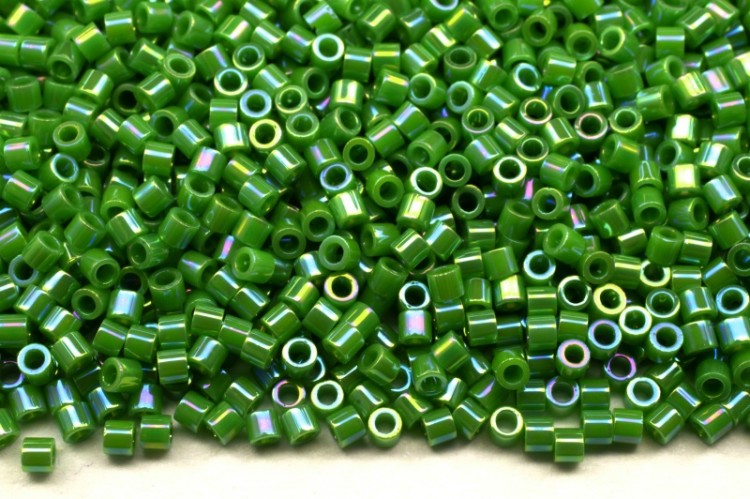 Бисер японский MIYUKI Delica цилиндр 15/0 DBS-0163 зеленый, непрозрачный радужный, 5 грамм Бисер японский MIYUKI Delica цилиндр 15/0 DBS-0163 зеленый, непрозрачный радужный, 5 грамм