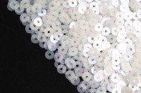 Итальянские пайетки плоские 4мм, цвет #0102 Ivory, 3 грамма