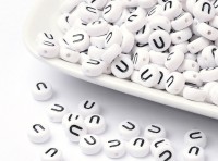 Бусина с буквой U 7х4мм, отверстие 1мм, цвет белый/черный, 540-118, 10шт