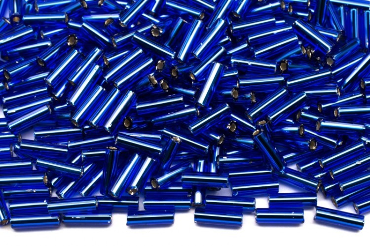 Бисер чешский PRECIOSA стеклярус 67300 7мм синий, серебряная линия внутри, 50г Бисер чешский PRECIOSA стеклярус 67300 7мм синий, серебряная линия внутри, 50г