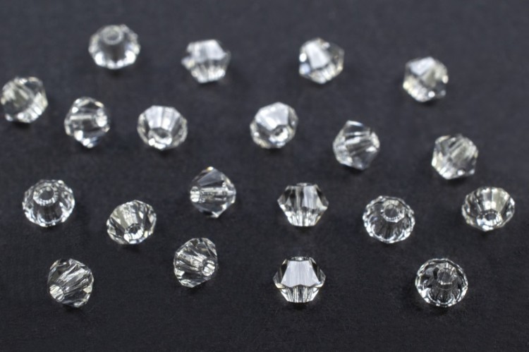 Бусина биконус Swarovski 5328 #001 2,5мм Crystal, 5328-2,5-001, 20шт Бусина биконус Swarovski 5328 #001 2,5мм Crystal, 5328-2,5-001, 20шт