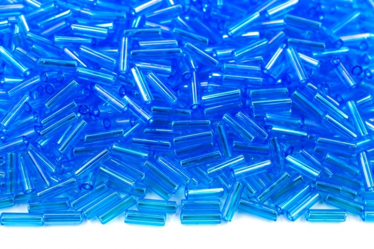 Бисер чешский PRECIOSA стеклярус 61030 7мм голубой прозрачный радужный, 50г Бисер чешский PRECIOSA стеклярус 61030 7мм голубой прозрачный радужный, 50г