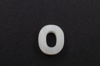 Бусина O из ракушки 10х9х3мм, отверстие 0,8мм, цвет белый, 526-081, 1шт