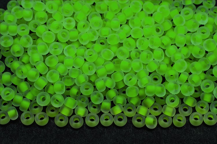 Бисер чешский PRECIOSA круглый 10/0 38756М матовый прозрачный зеленый неон, 1 сорт, 50г Бисер чешский PRECIOSA круглый 10/0 38756М матовый прозрачный зеленый неон, 1 сорт, 50г