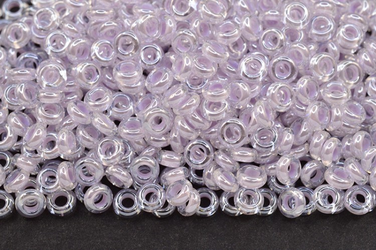 Бисер японский TOHO Demi Round 8/0 #1066 хрусталь/светлый виноград, окрашенный изнутри, 5 грамм Бисер японский TOHO Demi Round 8/0 #1066 хрусталь/светлый виноград, окрашенный изнутри, 5 грамм