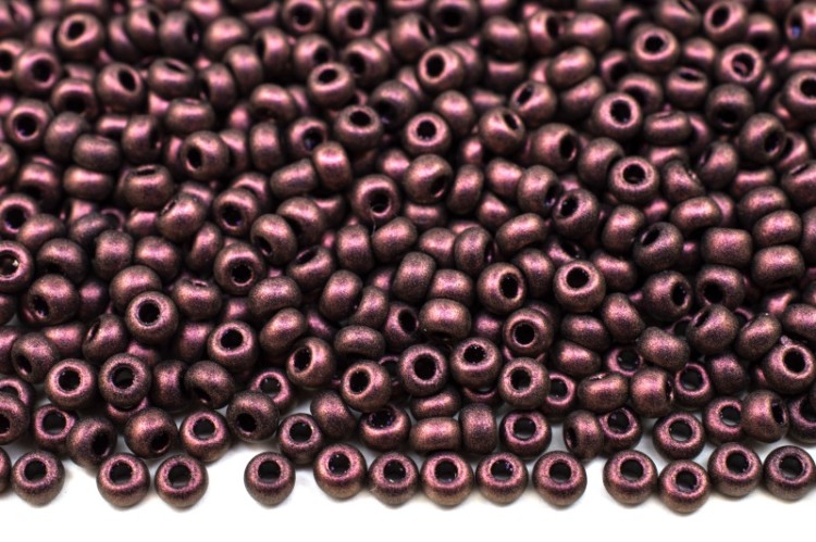 Бисер чешский PRECIOSA круглый 10/0 94201М матовый фиолетовый непрозрачный металлик, 1 сорт, 50г Бисер чешский PRECIOSA круглый 10/0 94201М матовый фиолетовый непрозрачный металлик, 1 сорт, 50г