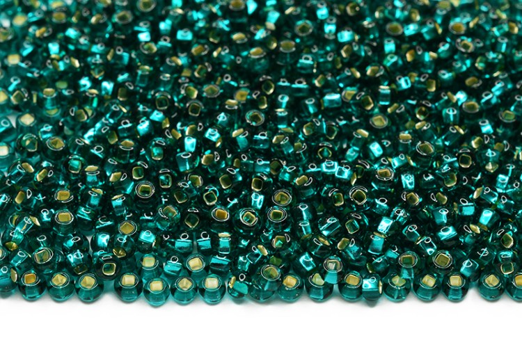 Бисер чешский PRECIOSA круглый 8/0 57710 цвет морской волны, серебряная линия внутри, квадратное отверстие, 50г Бисер чешский PRECIOSA круглый 8/0 57710 цвет морской волны, серебряная линия внутри, квадратное отверстие, 50г