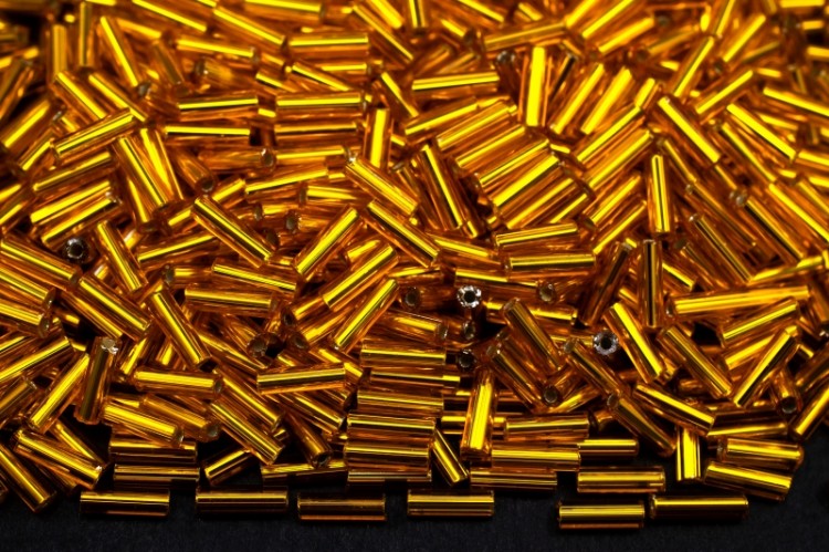 Бисер чешский PRECIOSA стеклярус 87060 7мм желтый, серебряная линия внутри, 50г Бисер чешский PRECIOSA стеклярус 87060 7мм желтый, серебряная линия внутри, 50г