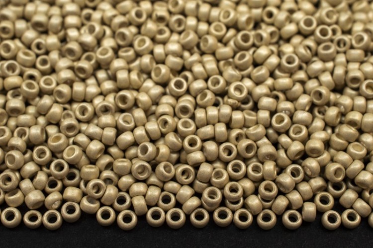 Бисер японский TOHO круглый 15/0 #0558F алюминий, матовый гальванизированный, 10 грамм Бисер японский TOHO круглый 15/0 #0558F алюминий, матовый гальванизированный, 10 грамм