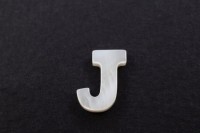 Бусина J из ракушки 10х8х3мм, отверстие 0,8мм, цвет белый, 526-072, 1шт