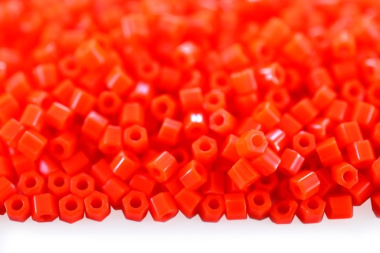 Бисер японский TOHO Hexagon шестиугольный 11/0 #0050 оранжевый закат, непрозрачный, 5 грамм Бисер японский TOHO Hexagon шестиугольный 11/0 #0050 оранжевый закат, непрозрачный, 5 грамм