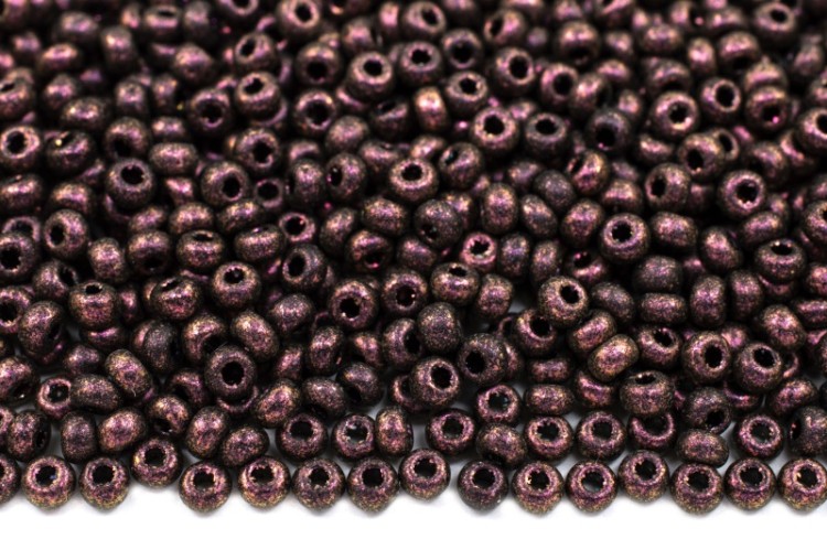 Бисер чешский PRECIOSA круглый 10/0 94108ПМ полуматовый темно-фиолетовый хамелеон металлик, 1 сорт, 50г Бисер чешский PRECIOSA круглый 10/0 94108ПМ полуматовый темно-фиолетовый хамелеон металлик, 1 сорт, 50г