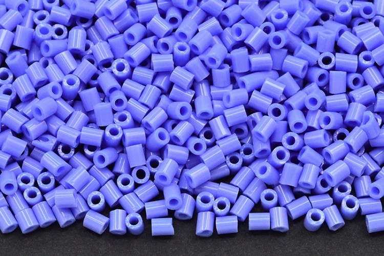 Бисер японский TOHO Bugle стеклярус 2мм #0048L барвинок, непрозрачный, 5 грамм Бисер японский TOHO Bugle стеклярус 2мм #0048L барвинок, непрозрачный, 5 грамм