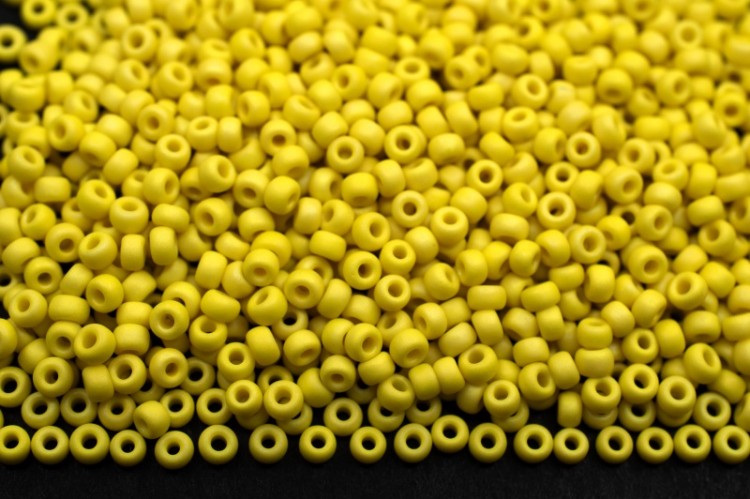 Бисер японский MIYUKI круглый 11/0 #0404FR желтый, матовый радужный непрозрачный, 10 грамм Бисер японский MIYUKI круглый 11/0 #0404FR желтый, матовый радужный непрозрачный, 10 грамм