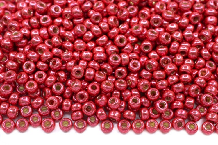 Бисер японский MIYUKI круглый 11/0 #4211 клюква, Duracoat гальванизированный, 10 грамм Бисер японский MIYUKI круглый 11/0 #4211 клюква, Duracoat гальванизированный, 10 грамм