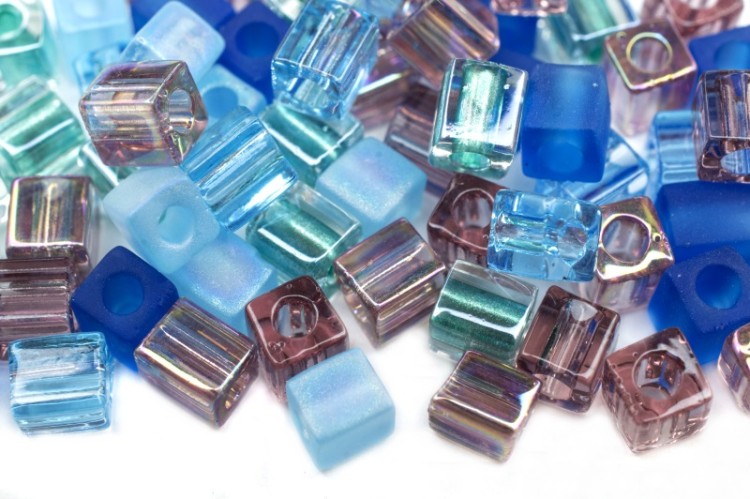Бисер японский Miyuki Cube кубический 4мм #MIX11 Карибское море, микс Caribbean Blue, 10 грамм Бисер японский Miyuki Cube кубический 4мм #MIX11 Карибское море, микс Caribbean Blue, 10 грамм