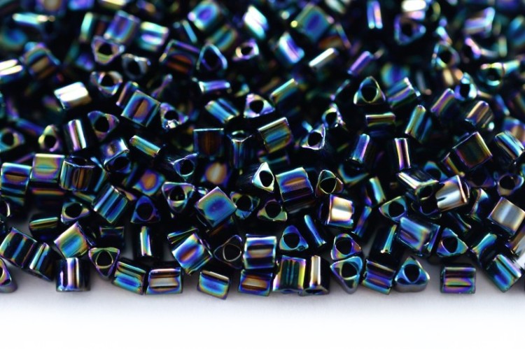 Бисер японский TOHO Triangle треугольный 11/0 #0086 радужный ирис, металлизированный, 5 грамм Бисер японский TOHO Triangle треугольный 11/0 #0086 радужный ирис, металлизированный, 5 грамм