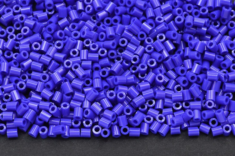 Бисер японский TOHO Bugle стеклярус 2мм #0048 синий, непрозрачный, 5 грамм Бисер японский TOHO Bugle стеклярус 2мм #0048 синий, непрозрачный, 5 грамм