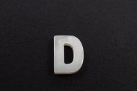 Бусина D из ракушки 10х8х3мм, отверстие 0,8мм, цвет белый, 526-073, 1шт