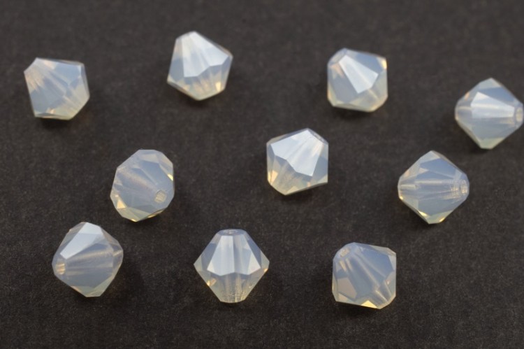 Бусины биконусы хрустальные 5мм, цвет WHITE OPAL, 750-020, 10шт Бусины биконусы хрустальные 5мм, цвет WHITE OPAL, 750-020, 10шт