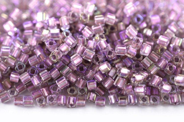 Бисер японский TOHO Cube кубический 1,5мм #0267 хрусталь/розовое золото, окрашенный изнутри, 5 грамм Бисер японский TOHO Cube кубический 1,5мм #0267 хрусталь/розовое золото, окрашенный изнутри, 5 грамм