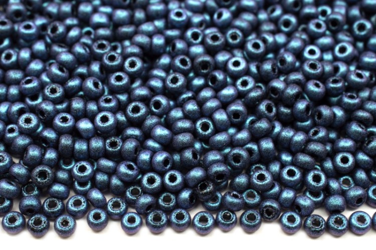 Бисер чешский PRECIOSA круглый 10/0 94105М матовый синий хамелеон металлик, 1 сорт, 50г Бисер чешский PRECIOSA круглый 10/0 94105М матовый синий хамелеон металлик, 1 сорт, 50г