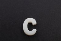Бусина C из ракушки 10х8х3мм, отверстие 0,8мм, цвет белый, 526-071, 1шт