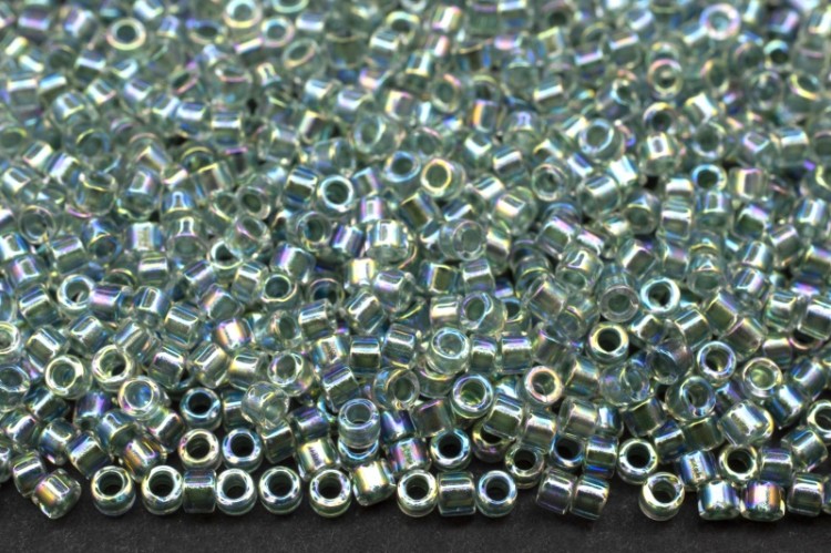Бисер японский MIYUKI Delica цилиндр 11/0 DB-0084 радужный светлая морская пена, окрашенный изнутри, 5 грамм Бисер японский MIYUKI Delica цилиндр 11/0 DB-0084 радужный светлая морская пена, окрашенный изнутри, 5 грамм