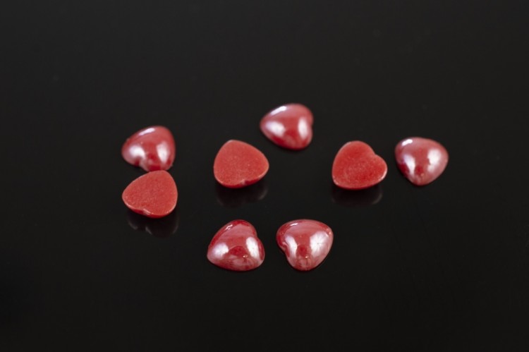 Кабошон стеклянный в форме сердца, 6*6*2,5мм, цвет красный, непрозрачный, 2000-011, 2шт Кабошон стеклянный в форме сердца, 6*6*2,5мм, цвет красный, непрозрачный, 2000-011, 2шт