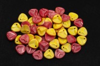 Бусины Rose Petal beads 8мм, отверстие 0,5мм, цвет 03000/95601 розово-желтый, 734-023, около 10г (около 50шт)