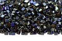 Бисер японский TOHO Triangle треугольный 11/0 #0083 коричневый, металлизированный ирис, 5 грамм