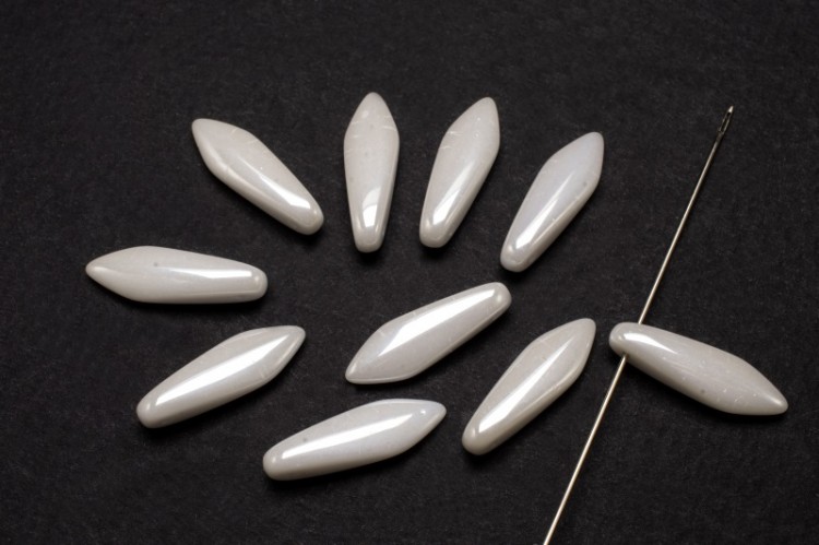 Бусины Dagger beads 16х5мм, отверстие 0,8мм, цвет 03000/20600 белый блестящий, 736-101, 10шт Бусины Dagger beads 16х5мм, отверстие 0,8мм, цвет 03000/20600 белый блестящий, 736-101, 10шт