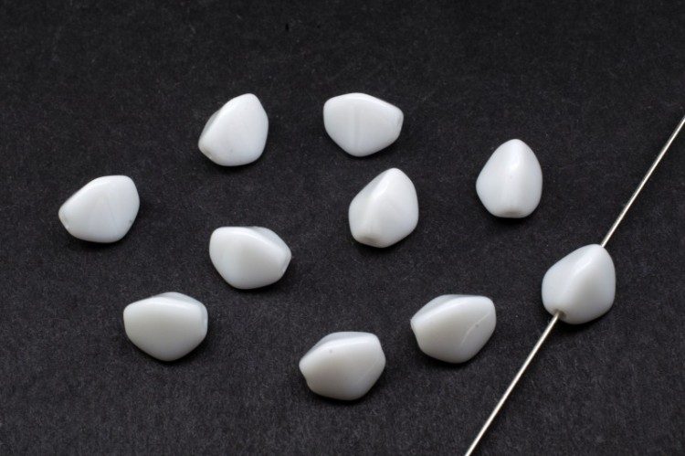 Бусины Pinch beads 7х7мм, отверстие 0,8мм, цвет 03000 белый, 755-011, 10шт Бусины Pinch beads 7х7мм, отверстие 0,8мм, цвет 03000 белый, 755-011, 10шт