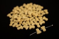 Бусины Tee beads 2х8мм, отверстие 0,5мм, цвет 13020 бежевый непрозрачный, 730-002, 10 грамм (около 50шт)