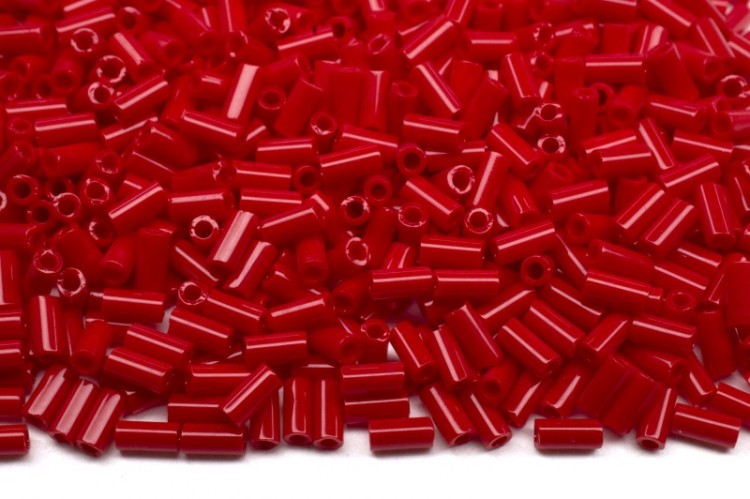 Бисер японский Miyuki Bugle стеклярус 3мм #0408 красный, непрозрачный, 10 грамм Бисер японский Miyuki Bugle стеклярус 3мм #0408 красный, непрозрачный, 10 грамм