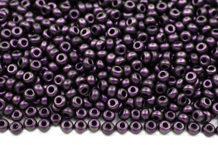 Бисер чешский PRECIOSA круглый 10/0 94101М матовый фиолетовый хамелеон металлик, 1 сорт, 50г Бисер чешский PRECIOSA круглый 10/0 94101М матовый фиолетовый хамелеон металлик, 1 сорт, 50г