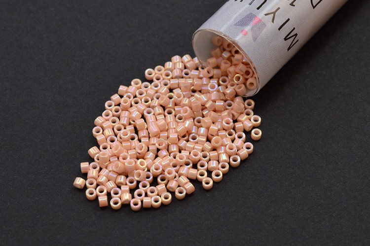 Бисер японский MIYUKI Delica цилиндр 11/0 DB-0207-TB персиковый, непрозрачный блестящий, туба (около 7 грамм) Бисер японский MIYUKI Delica цилиндр 11/0 DB-0207-TB персиковый, непрозрачный блестящий, туба (около 7 грамм)