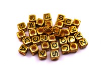 Бусины с буквами Алфавит кубики 7х7х7мм, отверстие 4мм, цвет золото/черный, 540-082, 10г (около 38шт)