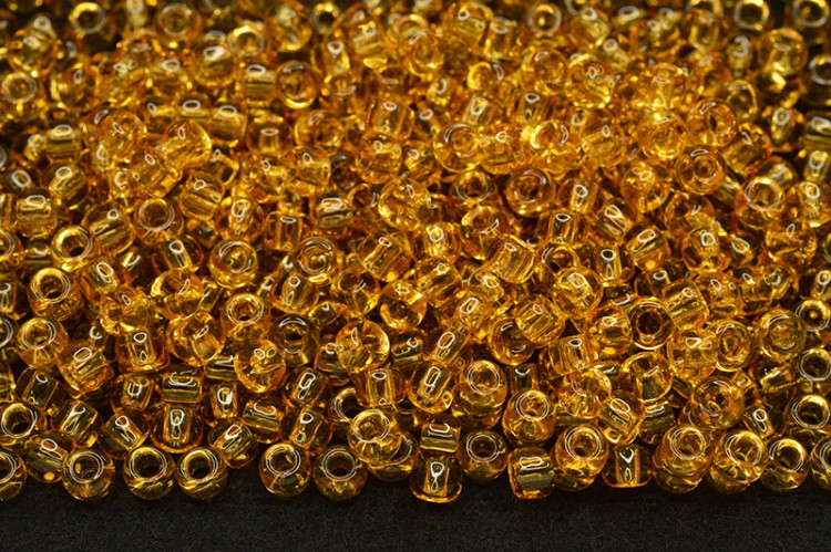 Бисер японский TOHO круглый 8/0 #0622 светлый топаз, прозрачный, 10 грамм Бисер японский TOHO круглый 8/0 #0622 светлый топаз, прозрачный, 10 грамм