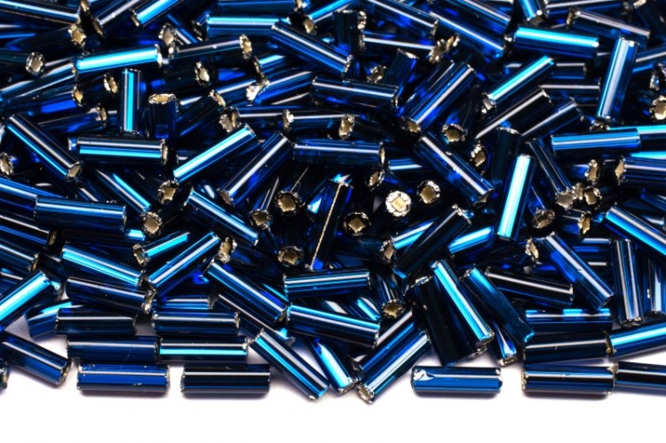 Бисер чешский PRECIOSA стеклярус 67100 7мм темно-синий, серебряная линия внутри, 50г Бисер чешский PRECIOSA стеклярус 67100 7мм темно-синий, серебряная линия внутри, 50г