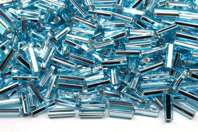 Бисер чешский PRECIOSA стеклярус 67000 7мм голубой , серебряная линия внутри, 50г Бисер чешский PRECIOSA стеклярус 67000 7мм голубой , серебряная линия внутри, 50г