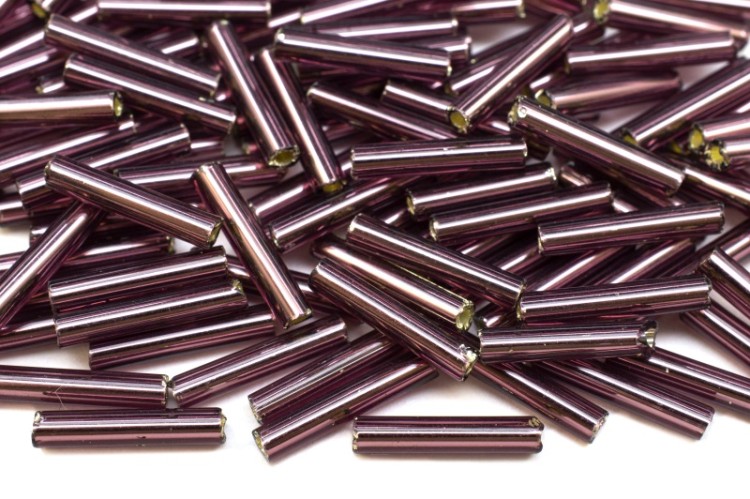 Бисер чешский PRECIOSA стеклярус 27060 12мм фиолетовый, серебряная линия внутри, 50г Бисер чешский PRECIOSA стеклярус 27060 12мм фиолетовый, серебряная линия внутри, 50г