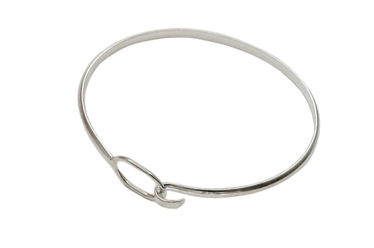 Основа для браслета 63мм, толщина 3мм, цвет серебро, имеются потемнения, латунь, 16-041, 1шт Основа для браслета 63мм, толщина 3мм, цвет серебро, имеются потемнения, латунь, 16-041, 1шт