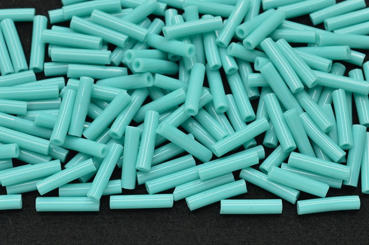 Бисер японский TOHO Bugle стеклярус 9мм #0055 бирюзовый, непрозрачный, 5 грамм Бисер японский TOHO Bugle стеклярус 9мм #0055 бирюзовый, непрозрачный, 5 грамм