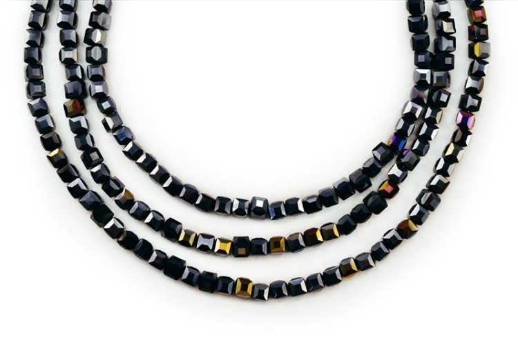 Бусина стеклянная кубическая 4х4мм, цвет черный, гальваническое покрытие, 542-012, 10шт Бусина стеклянная кубическая 4х4мм, цвет черный, гальваническое покрытие, 542-012, 10шт