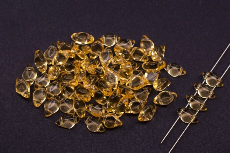 Бусины GemDuo 8х5мм, отверстие 0,8мм, цвет 10060 топаз прозрачный, 709-021, 10г (около 64шт) Бусины GemDuo 8х5мм, отверстие 0,8мм, цвет 10060 топаз прозрачный, 709-021, 10г (около 64шт)